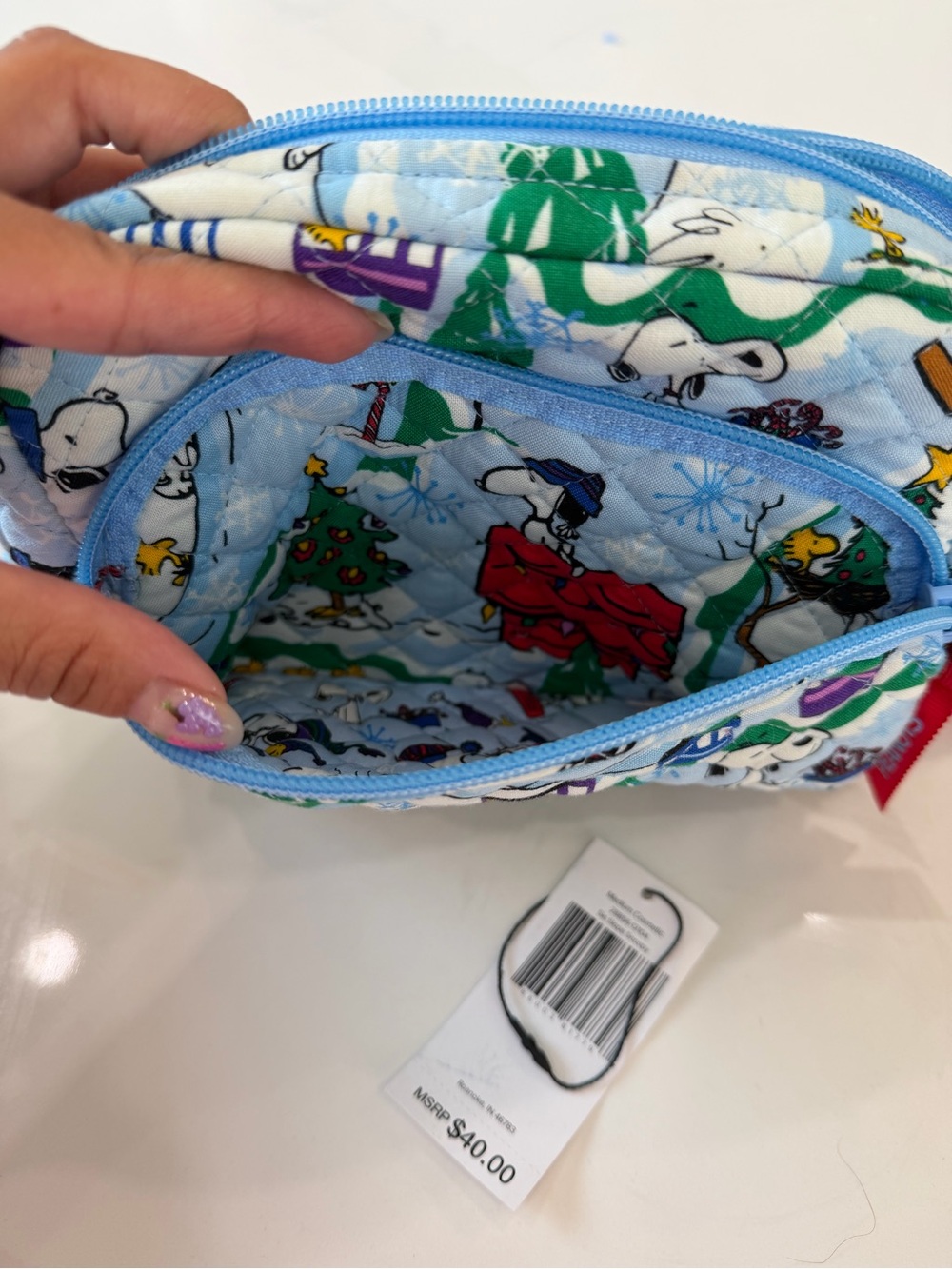 Vera Bradley x Peanuts Medium Cosmetic Ski Slope Snoopy - Picture 4 of 5